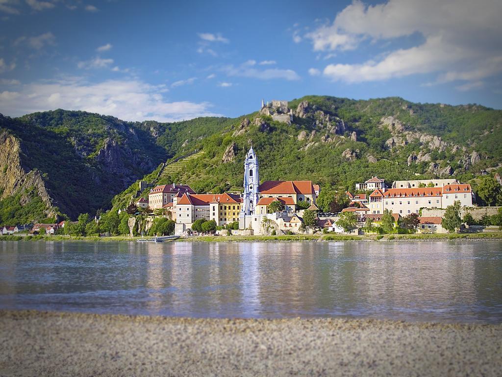 Gartenhotel & Weingut Pfeffel Dürnstein Eksteriør billede