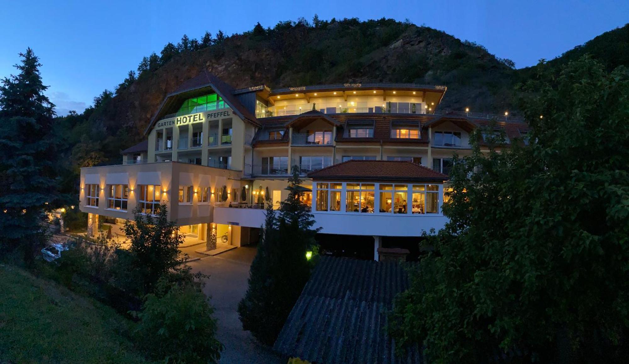 Gartenhotel & Weingut Pfeffel Dürnstein Eksteriør billede