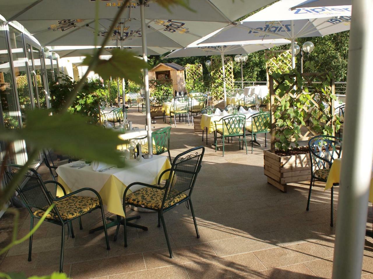 Gartenhotel & Weingut Pfeffel Dürnstein Eksteriør billede